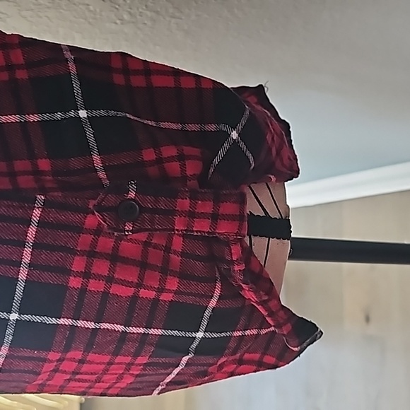 SEXY LACE BACK RED/BLACK FLANNEL SIZE MEDIUM - Picture 5 of 7